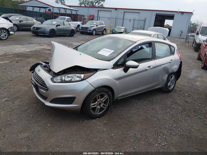 Vin: 3fadp4ej3hm119861, lot: 46634985, ford fiesta se 20172