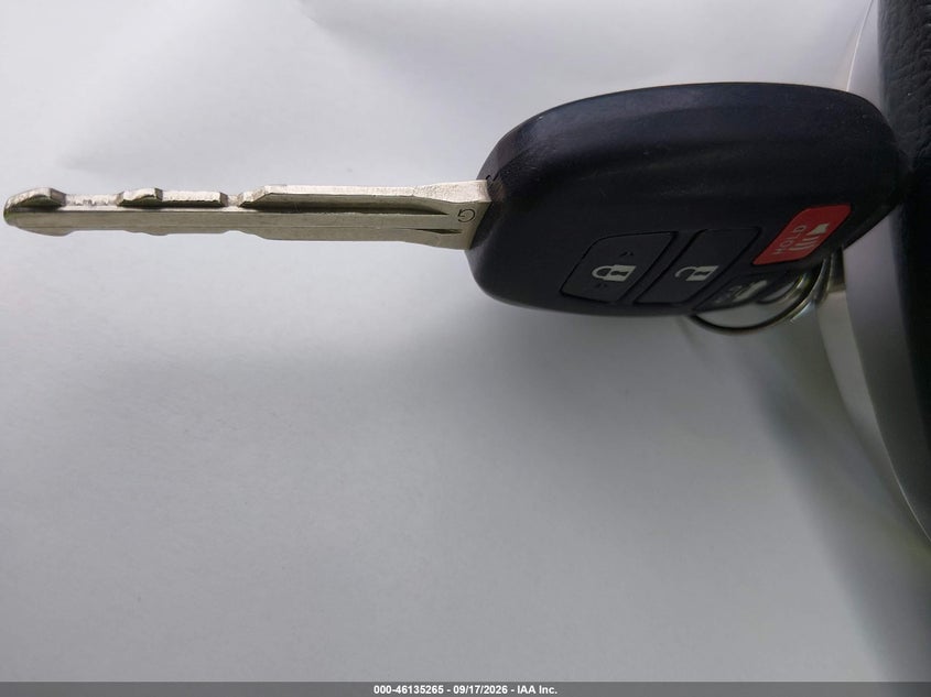 2012 TOYOTA CAMRY LE · Photo 11
