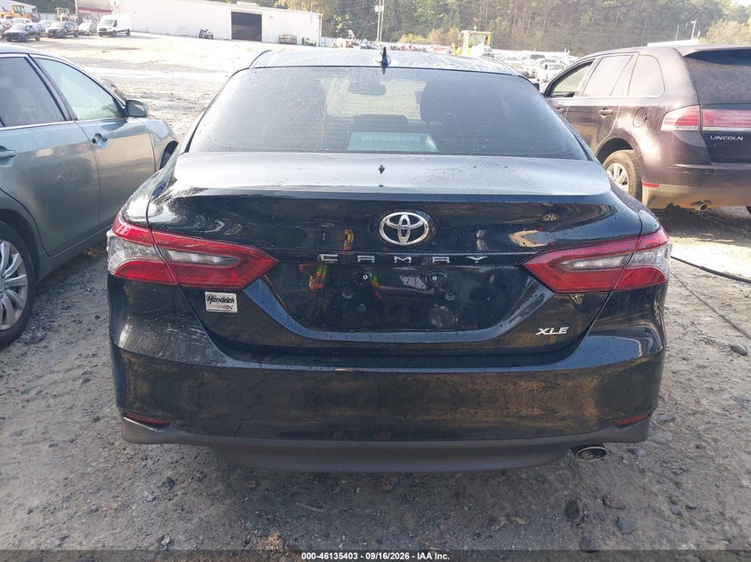 Фото 16 - TOYOTA CAMRY