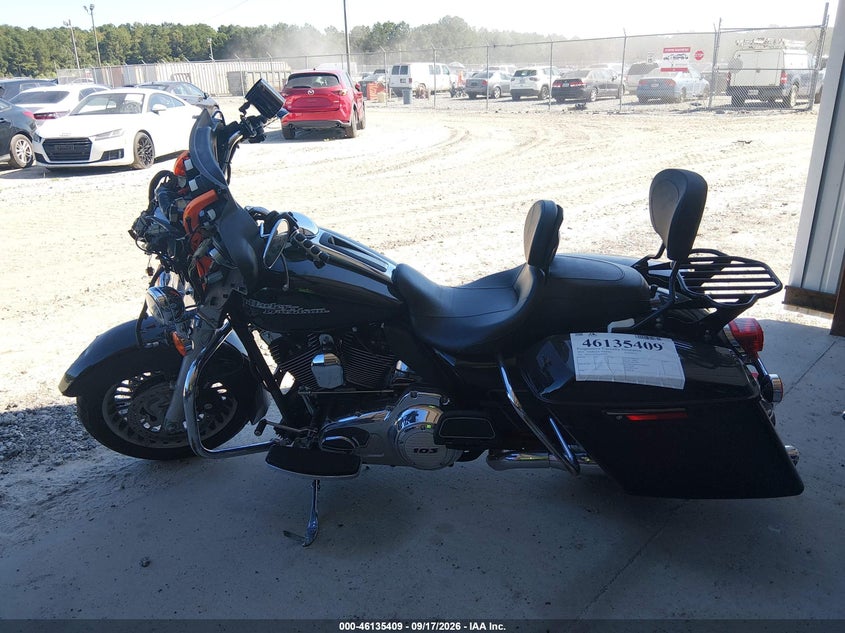 HARLEY-DAVIDSON FLHTCU 2012