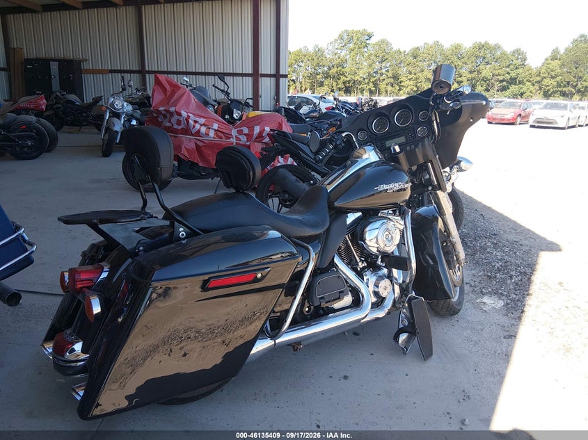 HARLEY-DAVIDSON FLHTCU 2012