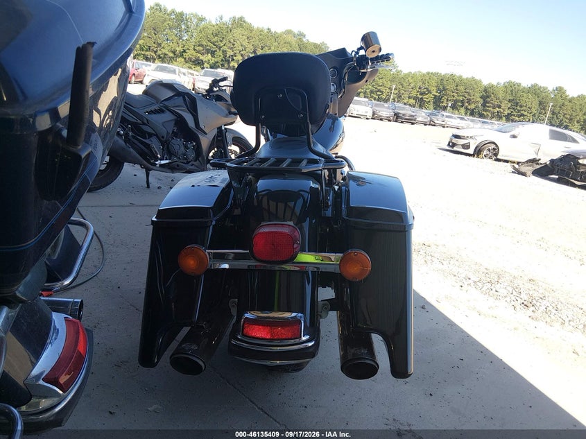 HARLEY-DAVIDSON FLHTCU 2012