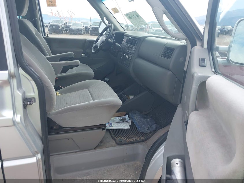 2002 VOLKSWAGEN EUROVAN auction photo 5