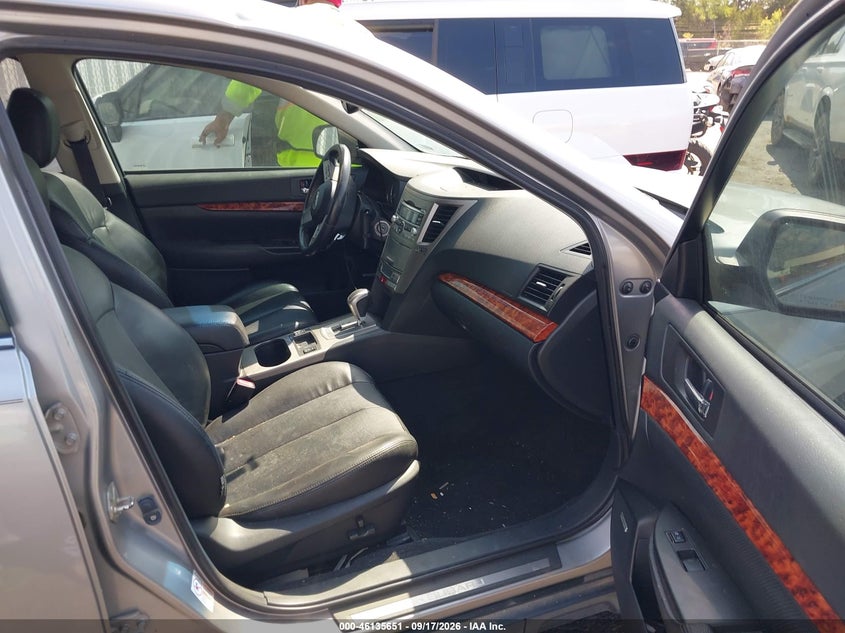 2011 SUBARU OUTBACK auction photo 5