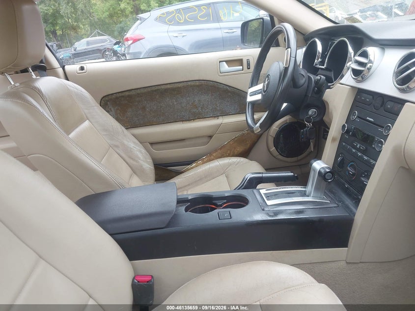 2009 FORD MUSTANG auction photo 5