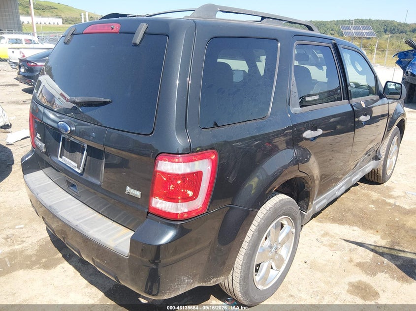 2011 FORD ESCAPE XLT · Фото 4