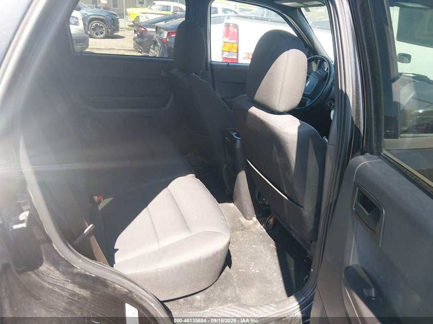 2011 FORD ESCAPE XLT · Фото 8