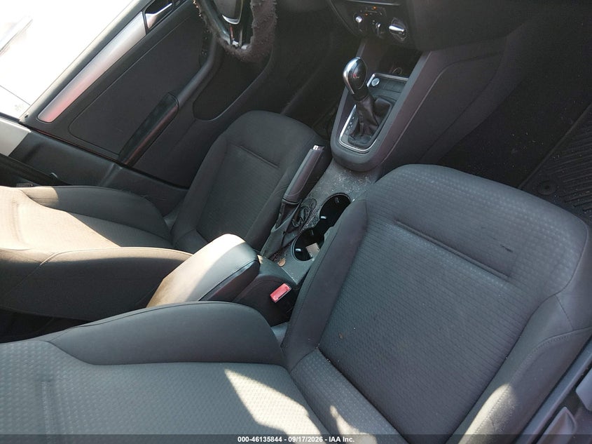 2015 VOLKSWAGEN JETTA auction photo 5