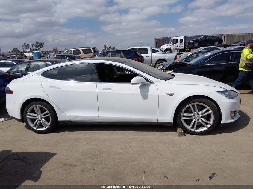 TESLA MODEL S 2015 VIN 5YJSA1S24FF093867