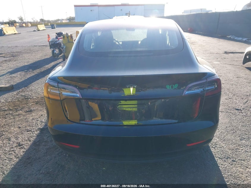 TESLA MODEL 3 - zdjęcie 15