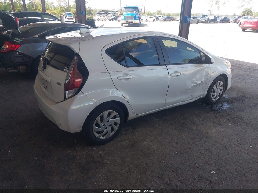 Vin: jtdkdtb3xf1579894, lot: 46636069, toyota prius c two 20154
