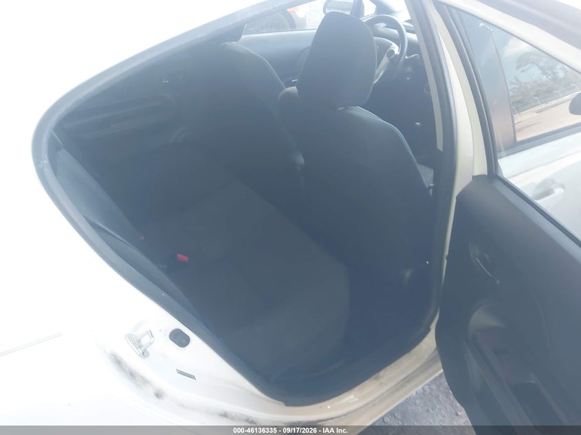 TOYOTA PRIUS C - zdjęcie 8