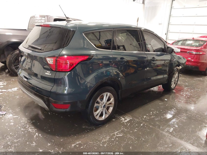 Vin: 1fmcu9gd1kua17184, lot: 46636097, ford escape se 20194