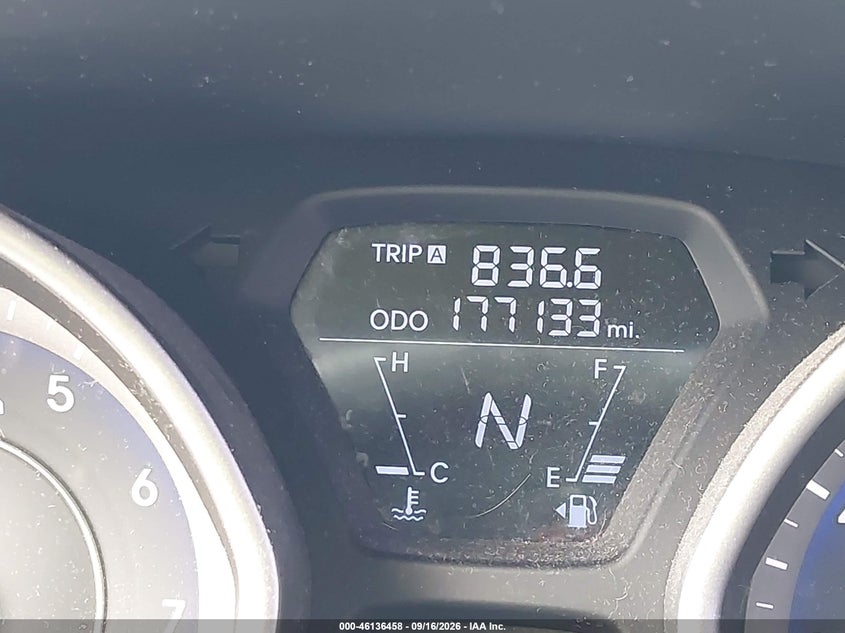 Photo 16 - HYUNDAI ELANTRA