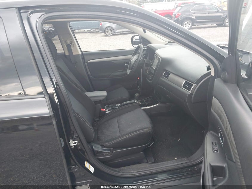 MITSUBISHI OUTLANDER 2018 VIN JA4AZ3A33JJ000682