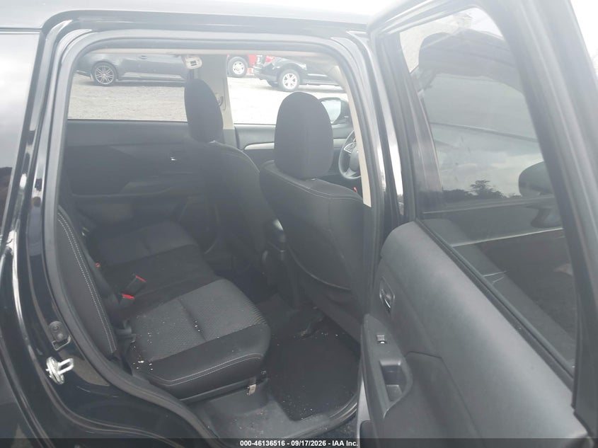 MITSUBISHI OUTLANDER 2018 VIN JA4AZ3A33JJ000682