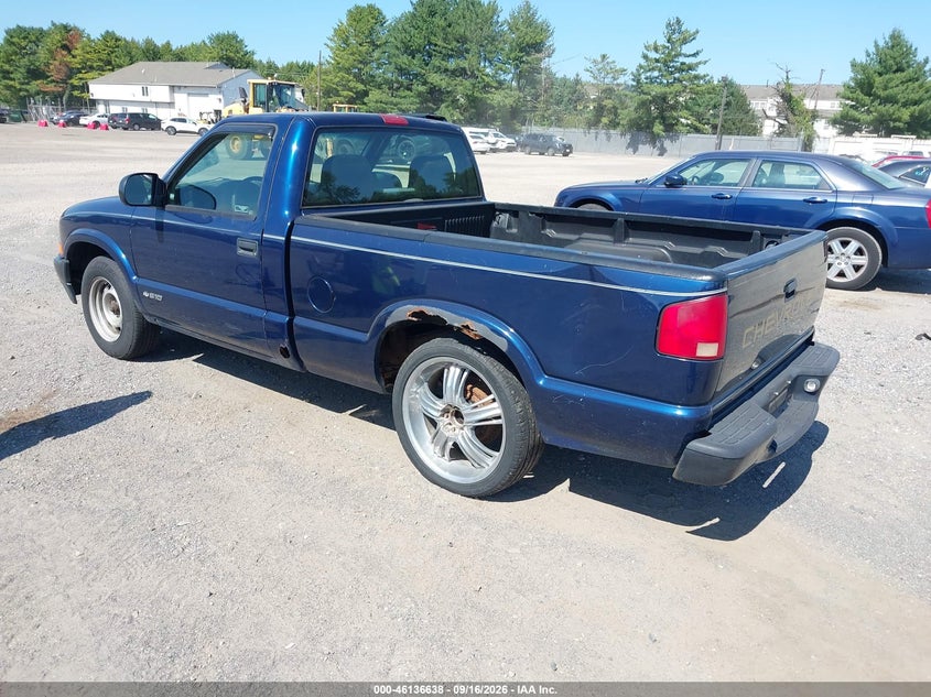 2000 CHEVROLET S-10 auction photo 3
