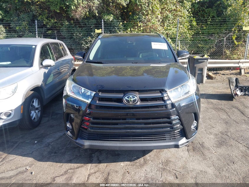 TOYOTA HIGHLANDER - zdjęcie 13