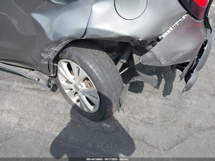 2014 KIA SOUL auction photo 6