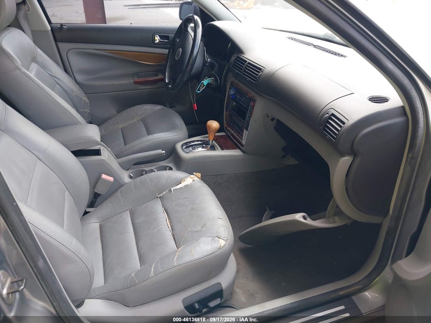 2003 VOLKSWAGEN PASSAT auction photo 5
