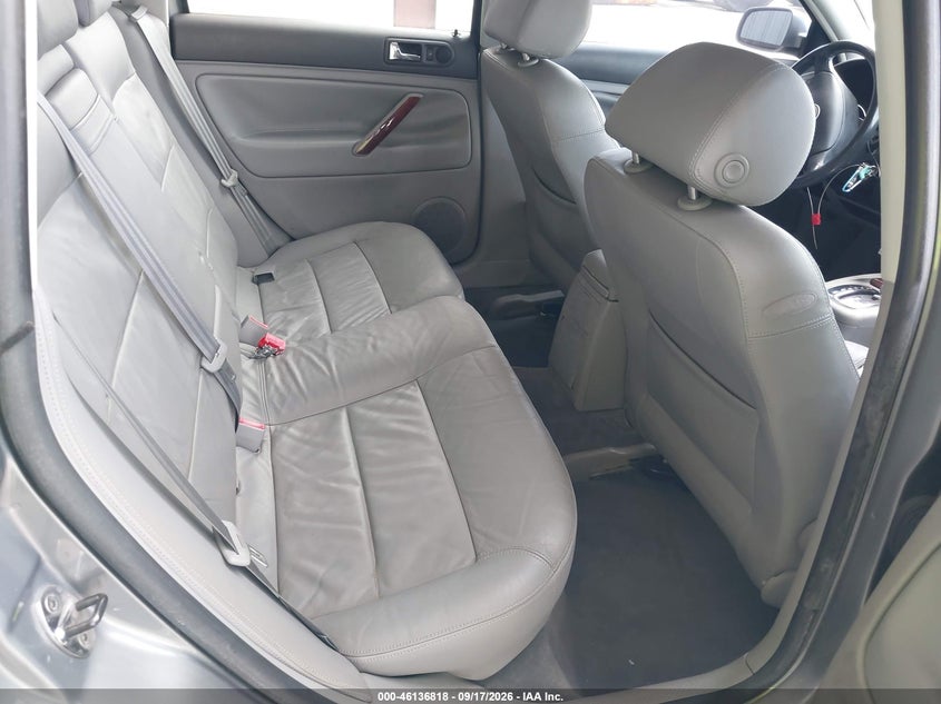 2003 VOLKSWAGEN PASSAT auction photo 8