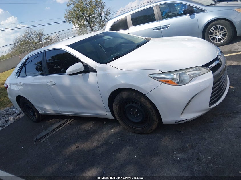TOYOTA CAMRY - zdjęcie 13