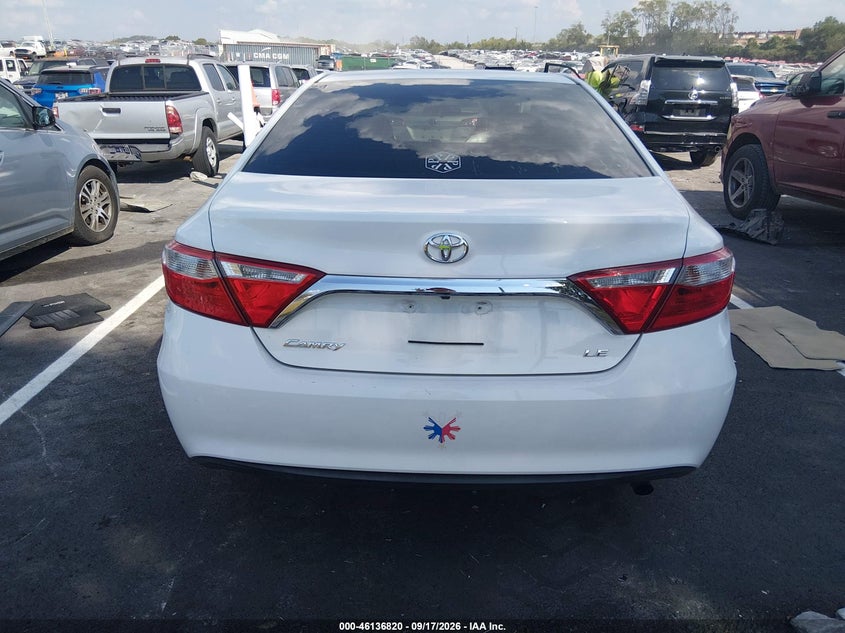 TOYOTA CAMRY - zdjęcie 16