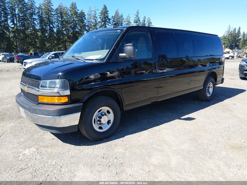 2018 Chevrolet Express 3500 Lt, Normal Wear & Tear, IAAI, VIN 1GAZGPFG1J1299678 — photo 2