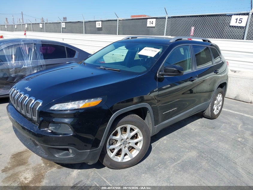 2017 Jeep Cherokee, Normal Wear & Tear, IAAI, VIN 1C4PJLCB8HD221585 — photo 2