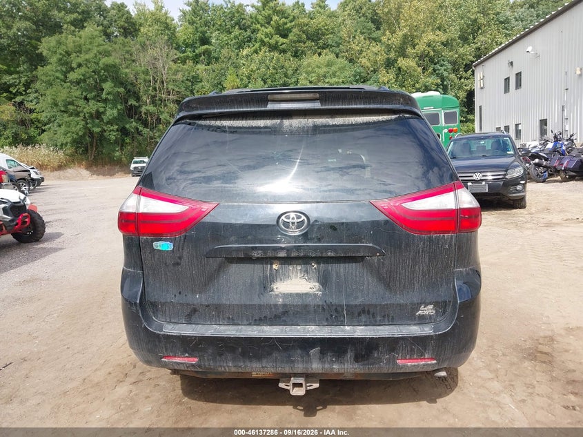 TOYOTA SIENNA - zdjęcie 16