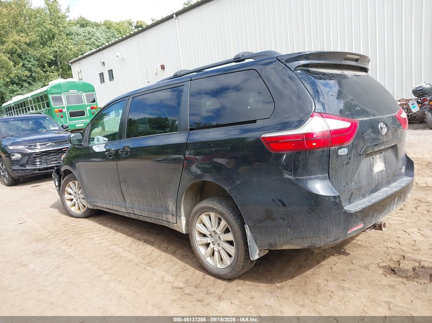 TOYOTA SIENNA - zdjęcie 3