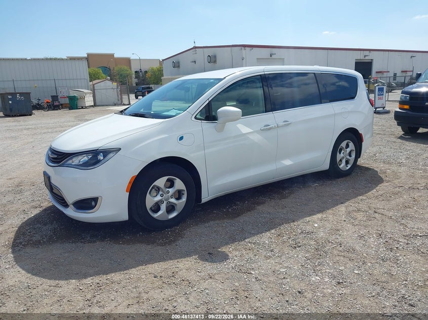 CHRYSLER PACIFICA HYBRID 2018 VIN 2C4RC1H7XJR332959