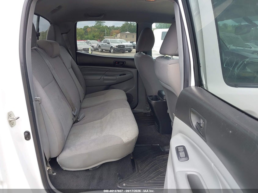 2012 TOYOTA TACOMA auction photo 8