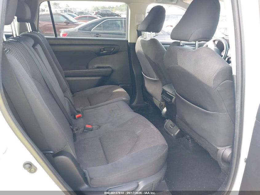 TOYOTA HIGHLANDER - zdjęcie 8