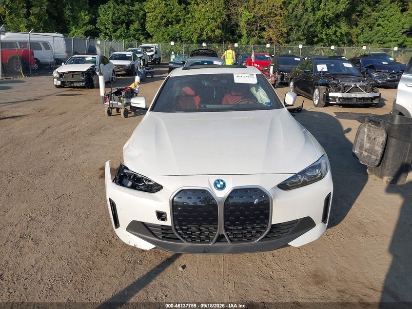 BMW I4 GRAN COUPE - zdjęcie 12