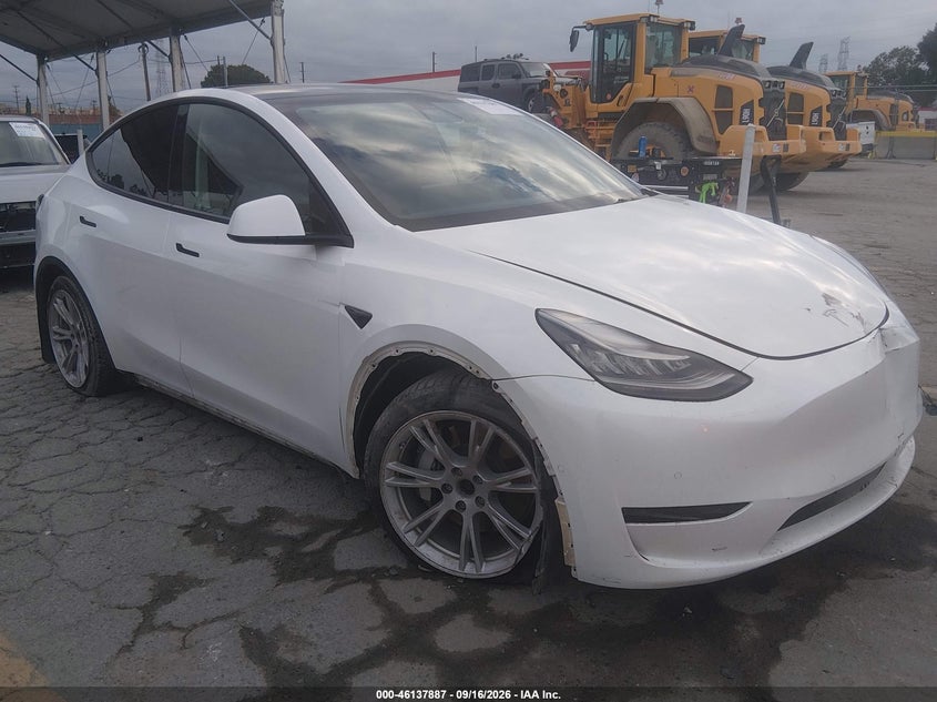 Vin: 5yjygdee2mf159331, lot: 46637620, tesla model y long range dual motor all-wheel drive 2021 img_1