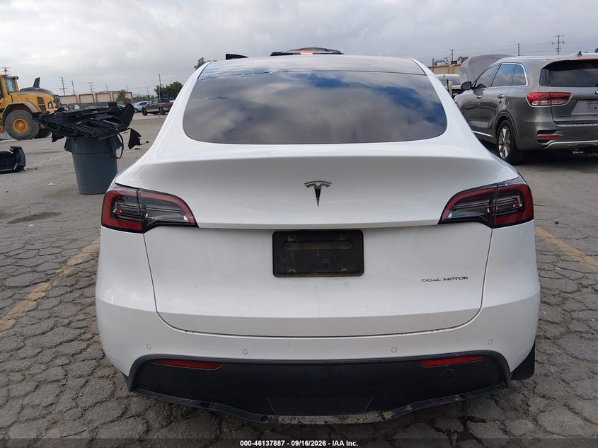 TESLA MODEL Y - zdjęcie 17