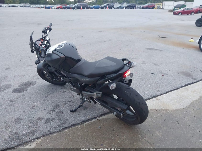 SUZUKI SV650 2013