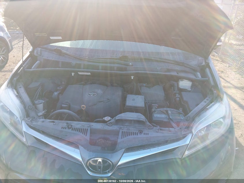 TOYOTA SIENNA - zdjęcie 10