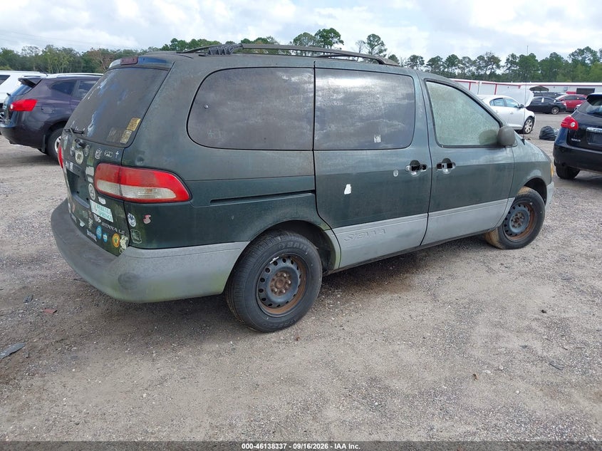 2001 TOYOTA SIENNA auction photo 4