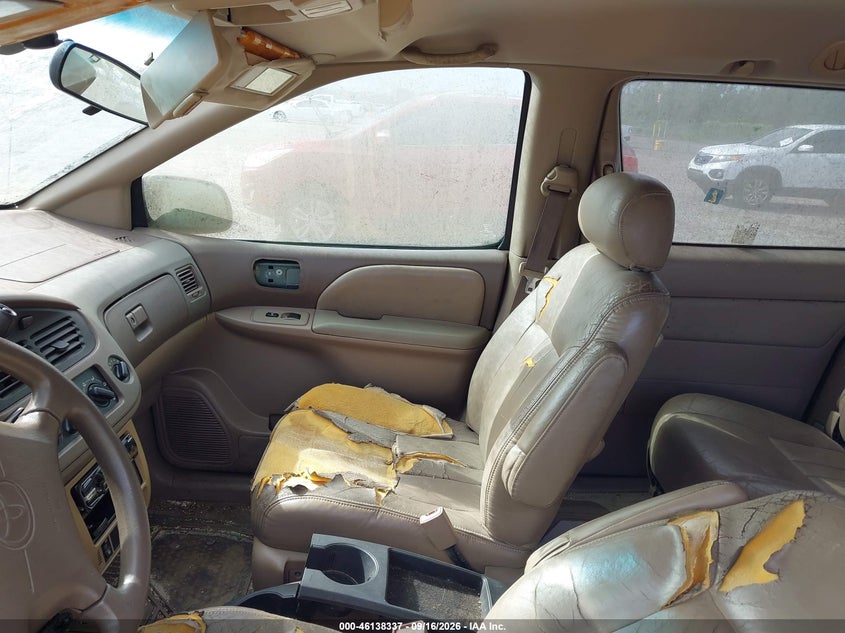 2001 TOYOTA SIENNA auction photo 5