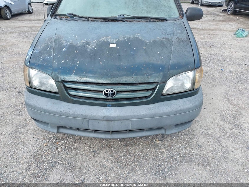 2001 TOYOTA SIENNA auction photo 6