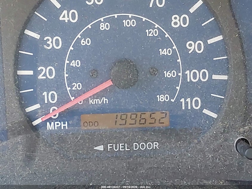 2001 TOYOTA SIENNA auction photo 7