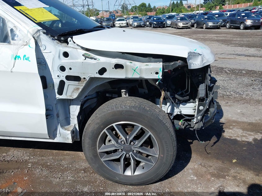 JEEP GRAND CHEROKEE - zdjęcie 19
