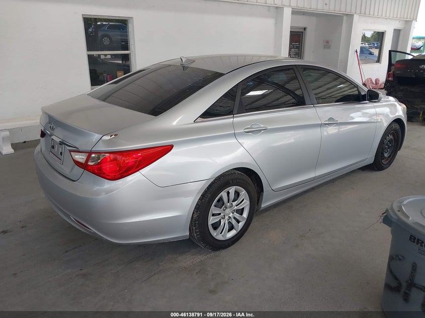 2011 HYUNDAI SONATA auction photo 4