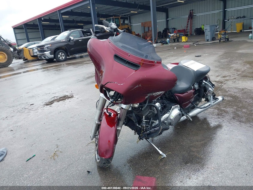 HARLEY-DAVIDSON FLHX 2015
