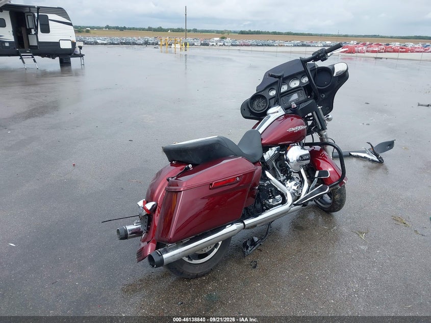 HARLEY-DAVIDSON FLHX 2015