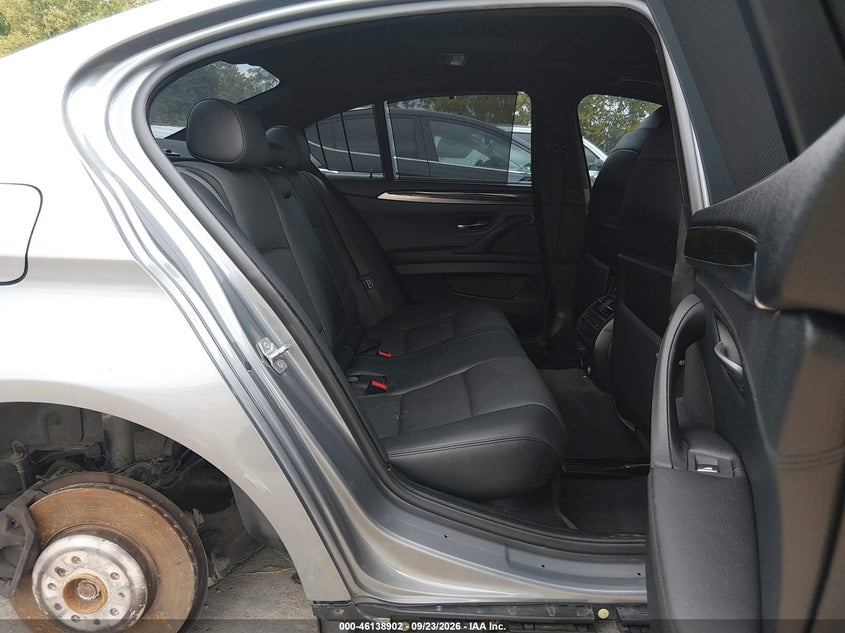2013 BMW 550I · Photo 8