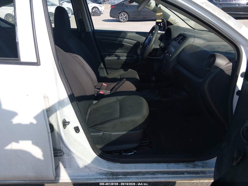 2017 NISSAN VERSA auction photo 5