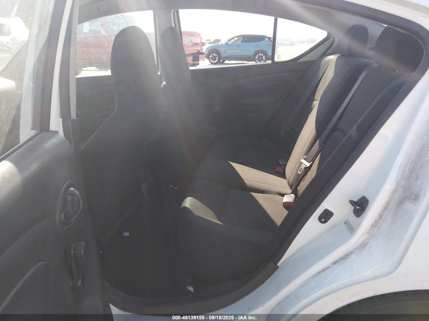 2017 NISSAN VERSA auction photo 8